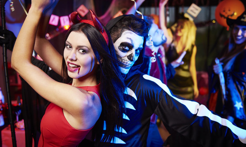 コスプレしている外国人に英語で話しかけよう！ハロウィン で使える英語フレーズ