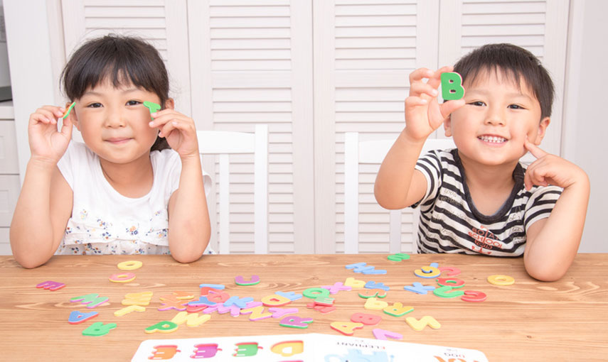 ECCのスタッフ実践シリーズ第2弾！子どもの英語教育に親が心がけること