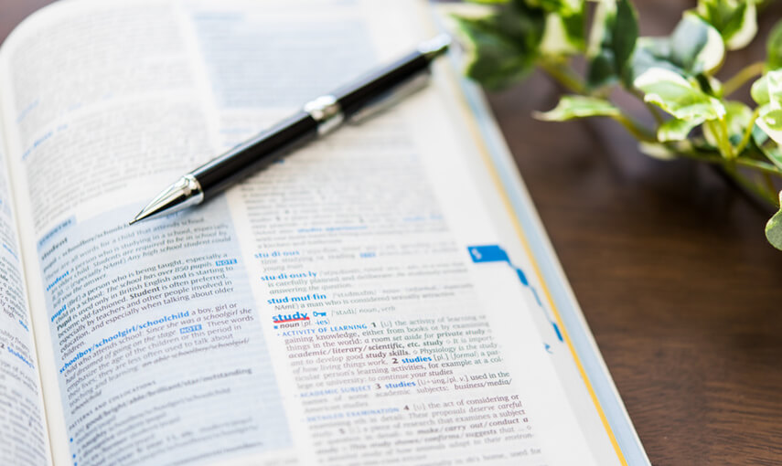 シニア留学に奨学金は出る？年齢制限はあるの？費用は？