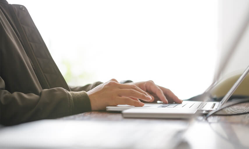 ビジネス英語でメールの署名はどうするの？書き方やルールについて