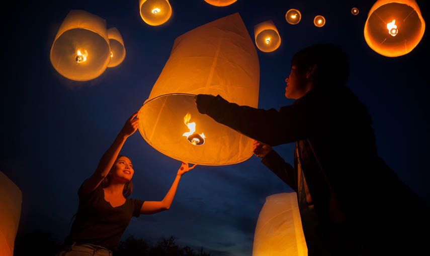 これは絶対行ってみたい！世界で人気の祭りシリーズ〜タイ・コムローイ祭り編〜