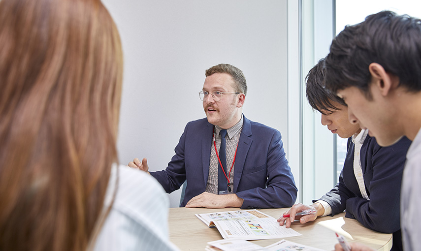 レッスン内容や英語が上達する勉強法など、ECCならではのコンテンツをご紹介します！