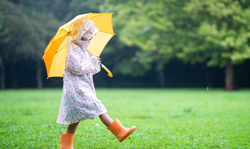 梅雨や秋雨は英語でなんて表現すればいい？日本の気候を英語で説明しよう！