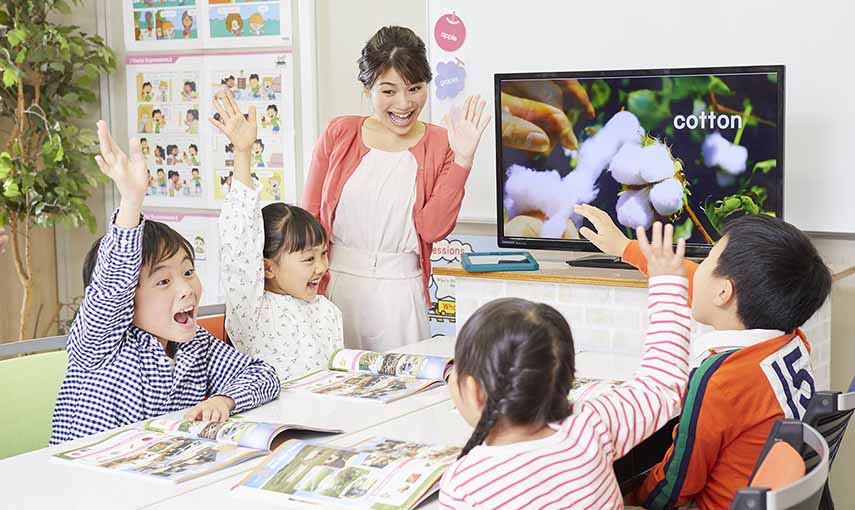 徹底調査！ECCジュニアのホームティーチャーになるには？充実したサポート体制で初心者も主婦も安心！